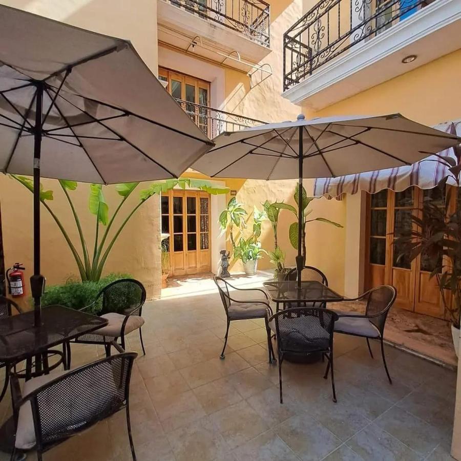 Cancun International Suites Bagian luar foto