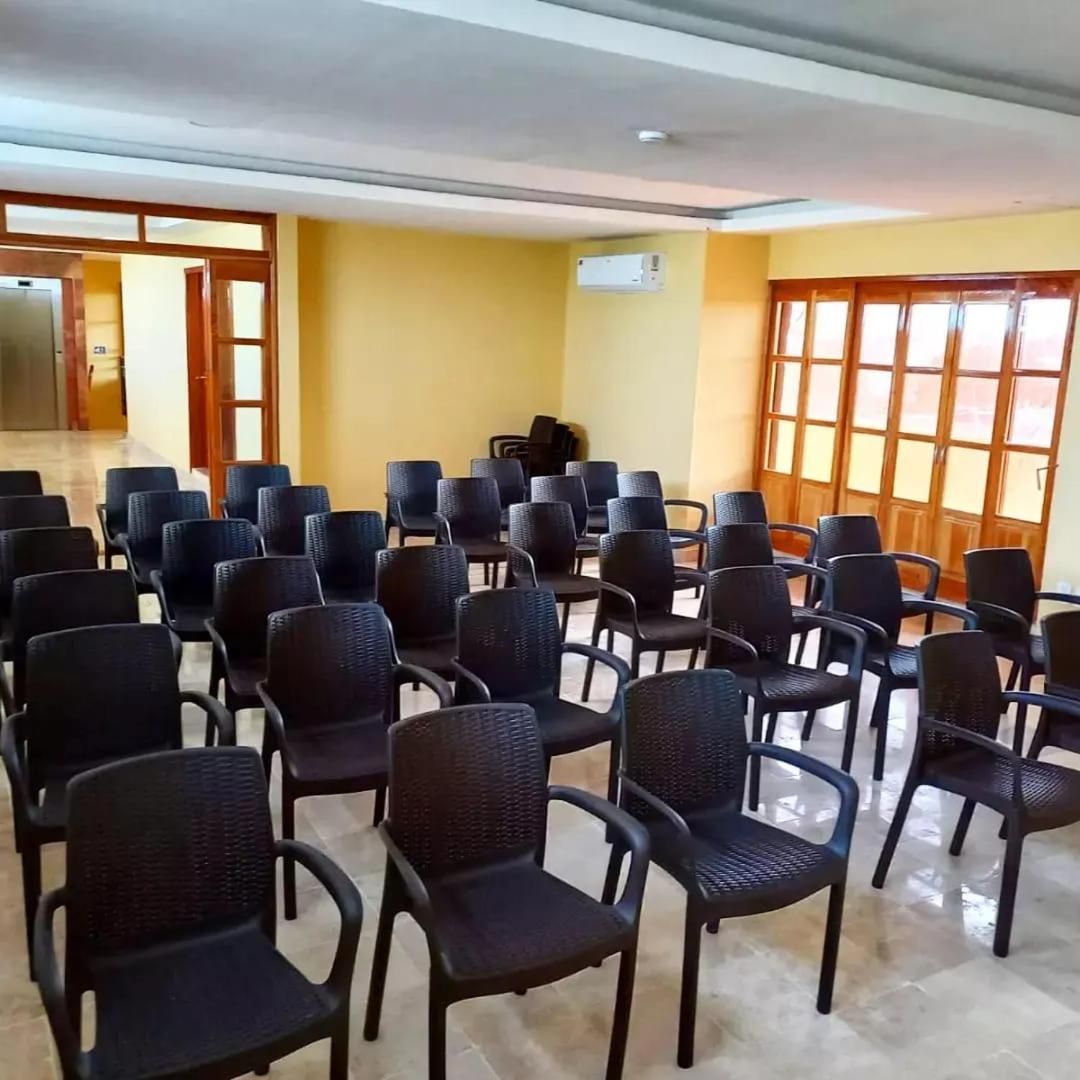 Cancun International Suites Bagian luar foto