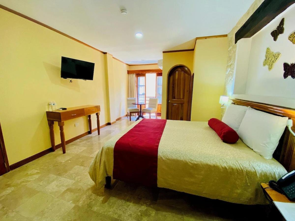Cancun International Suites Bagian luar foto