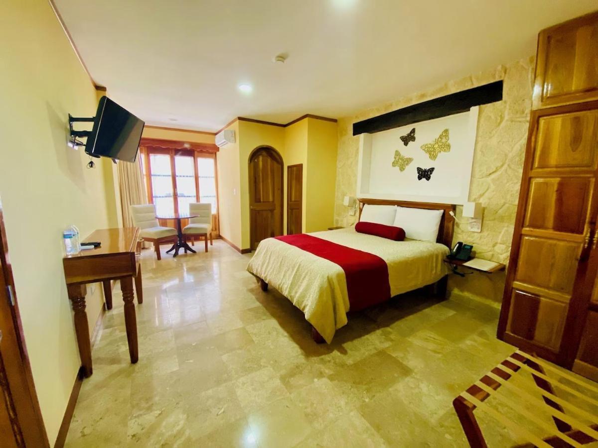 Cancun International Suites Bagian luar foto
