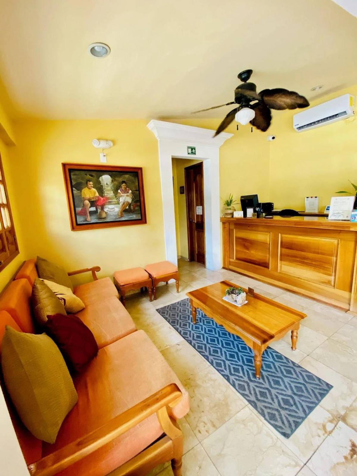Cancun International Suites Bagian luar foto