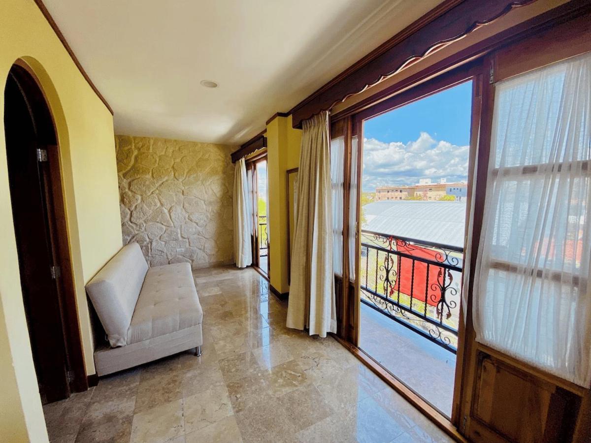 Cancun International Suites Bagian luar foto